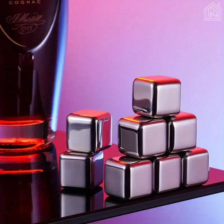 cubos de gelo reutilizável em uma mesa