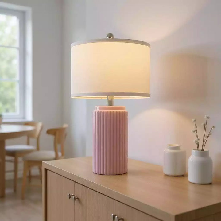 abajur-ceramica-rosa-linho-natural-iluminacao-suave