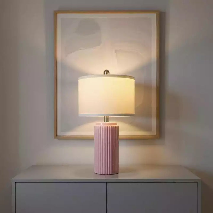 luminaria-design-rosa-mesa-quarto-cabeceira-elegante