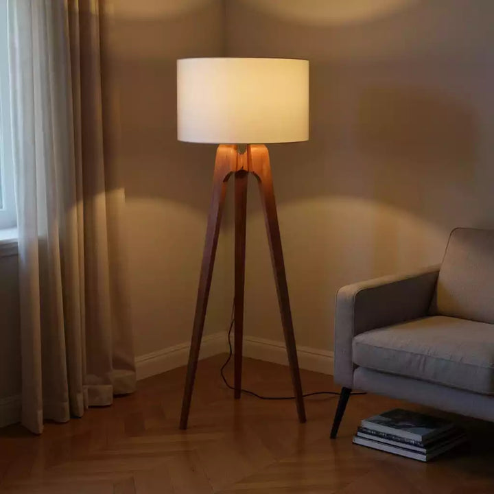 abajur-de-chao-castanho-ambientes-minimalista-maisonelle