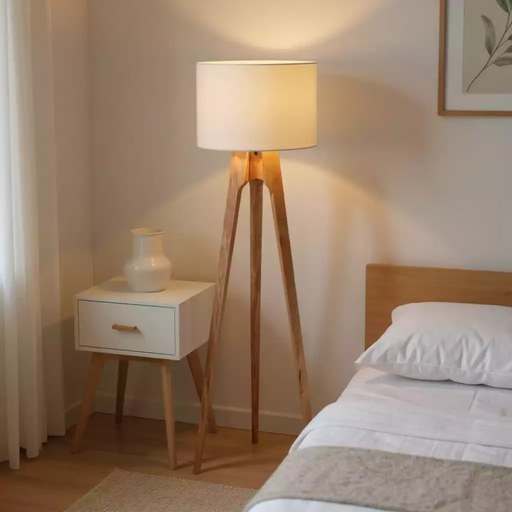 abajur-de-chao-champagne-ambientes-minimalista-maisonelle