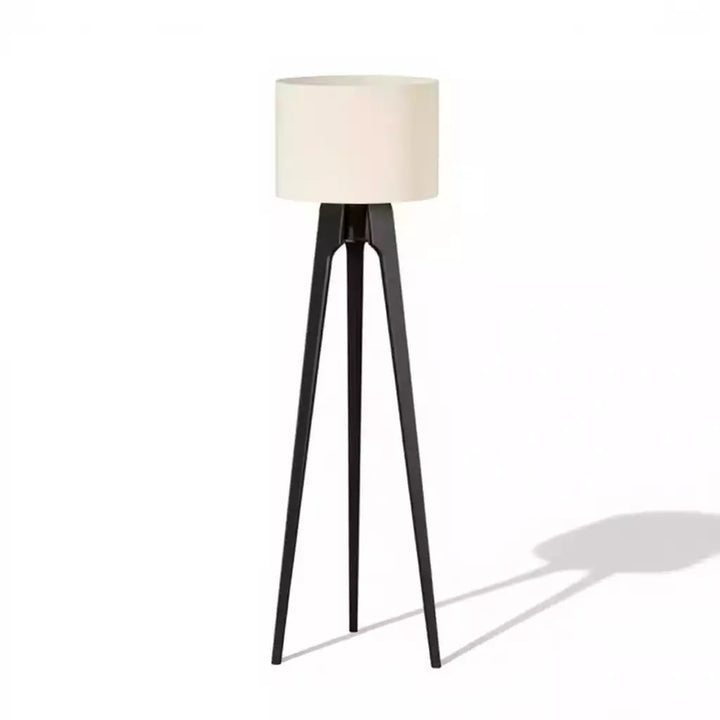 abajur-de-chao-elance-preto-maisonelle