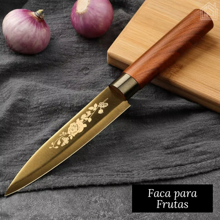 faca para frutas dourada com cabo de madeira